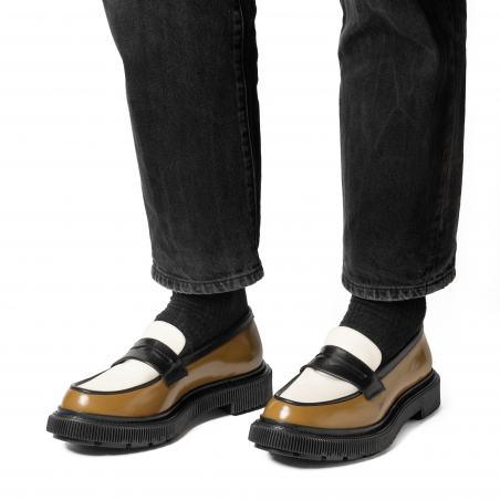 Type 159 - Moutarde, ivoire et noir