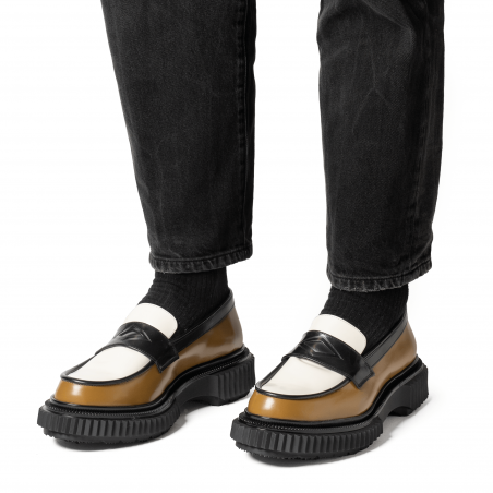 Type 182 Mustard, ivory and black