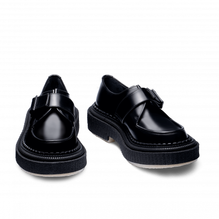 Type 136 - big sole black